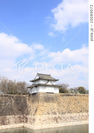 3月大阪 大坂城・六番櫓 10089072