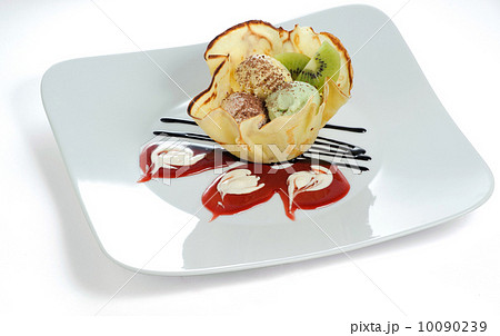 Dessert with ice-cream 10090239
