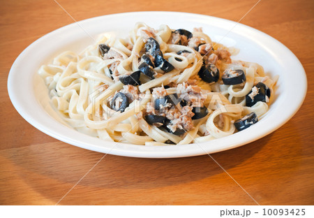 Spaghetti with tuna Spaghetti with tuna 10093425