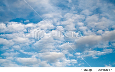 Cloudy sky background texture 10096047