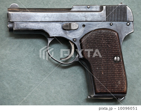 Old small pistol Old small pistol 10096051