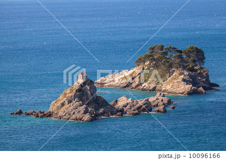 islands Katic and Sveta Nedjelja in bay of Petrovac town, Monten islands Katic and Sveta Nedjelja in bay of Petrovac town, Monten 10096166