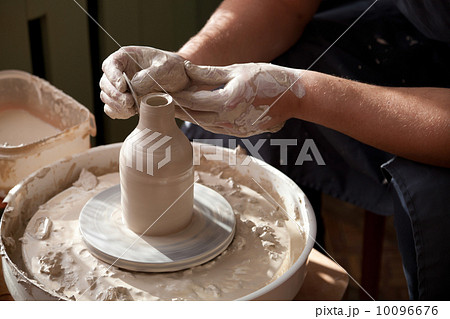 Pottery masterclass with throwing wheel 10096676
