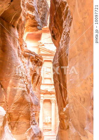 エル・カズネ(ヨルダン、ペトラ遺跡) 10097721