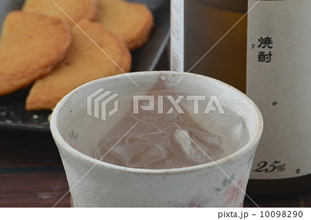 焼酎の水割り 10098290