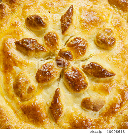 meat pie with beautiful patterns meat pie with beautiful patterns 10098618