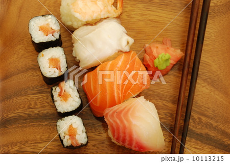 Nigiri/Maki sushi meal (salmon, swordfish, shrimp, octupus) 10113215