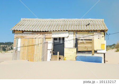 Old and abandoned fisherman house Old and abandoned fisherman house 10113217