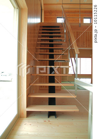 ストリップ階段 シースルー階段 スケルトン階段 階段 室内階段 住宅 ストリップ階段 シースルー階段 スケルトン階段 階段 室内階段 住宅 10115226