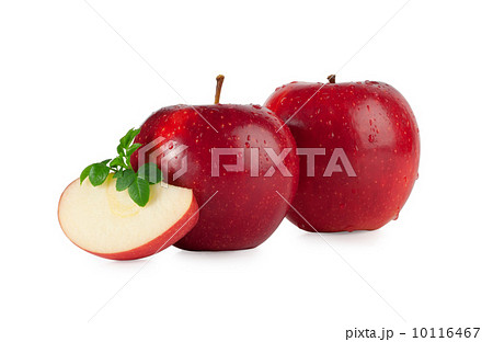 Red apples with drops and a slice 10116467