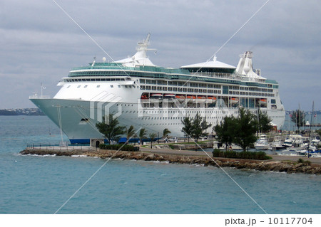 Cruise ship (Caribbean) Cruise ship (Caribbean) 10117704
