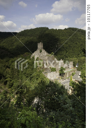 Castle Niederburg (Manderscheid, Germany) Castle Niederburg (Manderscheid, Germany) 10117705