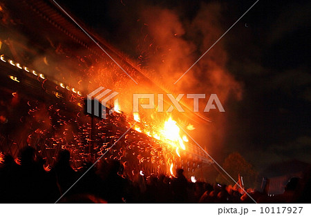 お水取り 走る松明 お水取り 走る松明 10117927