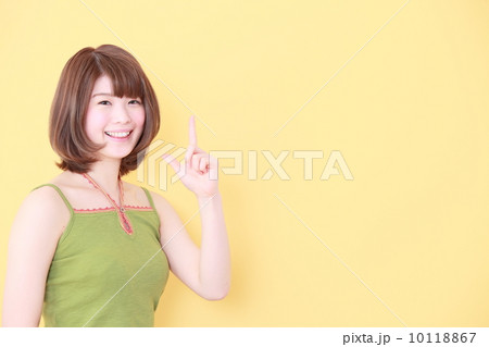 ○○を紹介する女性 ○○を紹介する女性 10118867