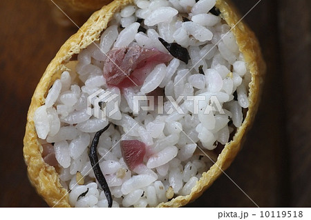 梅とヒジキの混ぜ込みご飯のいなり寿司 梅とヒジキの混ぜ込みご飯のいなり寿司 10119518
