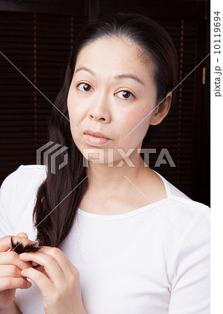 40代女性の髪の悩み 10119694