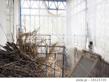 abandoned room abandoned room 10123720