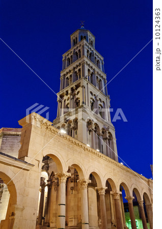 クロアチア スプリット 夜のディオクレティアヌス宮殿 クロアチア スプリット 夜のディオクレティアヌス宮殿 10124363