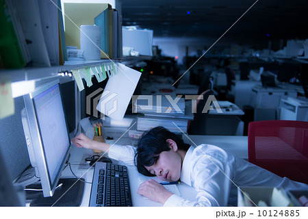 諦める若手社員 諦める若手社員 10124885