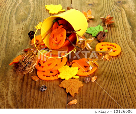 Yellow bucket and Halloween with autumn deco 10126006