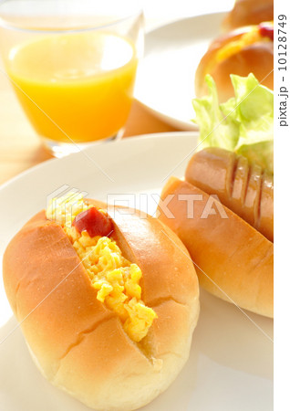 ウインナーとたまごのロールサンド ウインナーとたまごのロールサンド 10128749