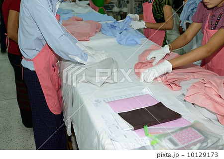 ミャンマー　繊維工場 10129173