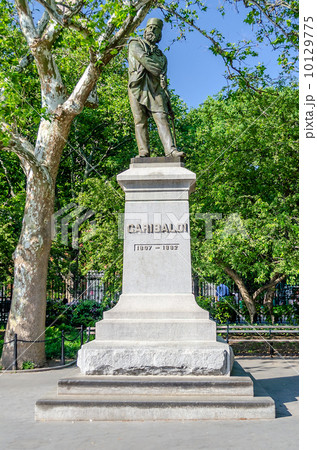 Monument to Garibaldi, Washington Square, New York Monument to Garibaldi, Washington Square, New York 10129775