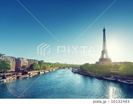 Eiffel tower in sunrise time 10132483