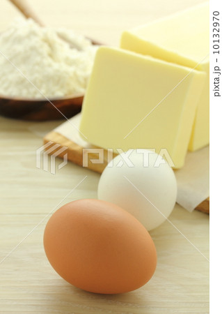 卵　バター　小麦粉 10132970