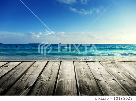 Seychelles beach and wooden pier 10135025