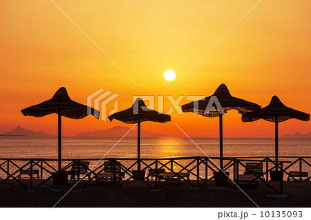 Beach Beach 10135093