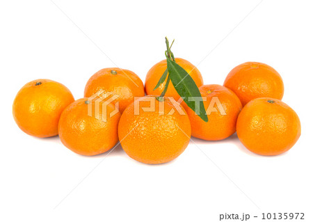 ripe mandarin 10135972