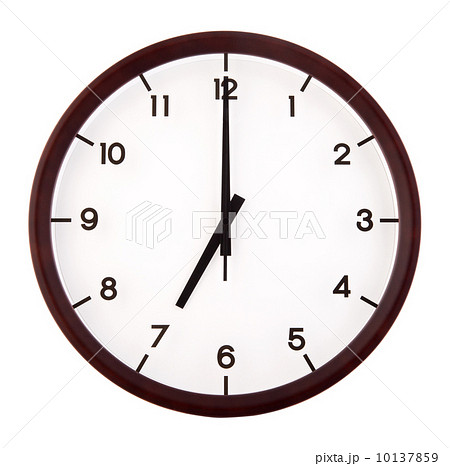 Classic analog clock 10137859