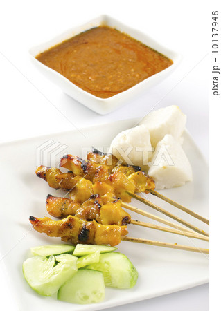 Chicken satay 10137948