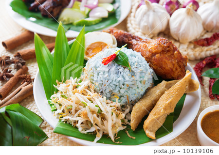 Nasi kerabu 10139106