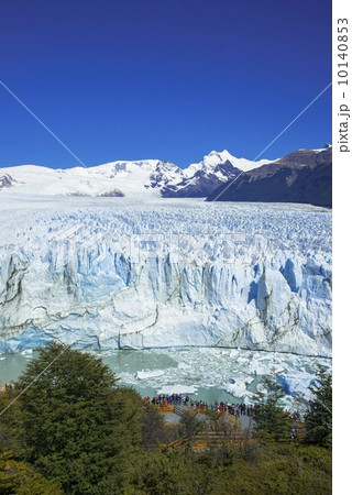 パタゴニア地方のペリト・モレノ氷河 10140853