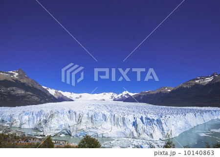 パタゴニア地方のペリト・モレノ氷河 10140863
