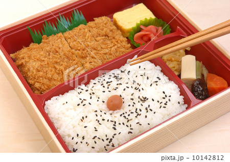 おいしいトンカツ弁当 おいしいトンカツ弁当 10142812
