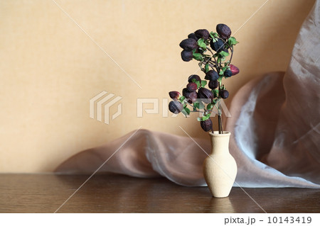 Flower In Vase Flower In Vase 10143419