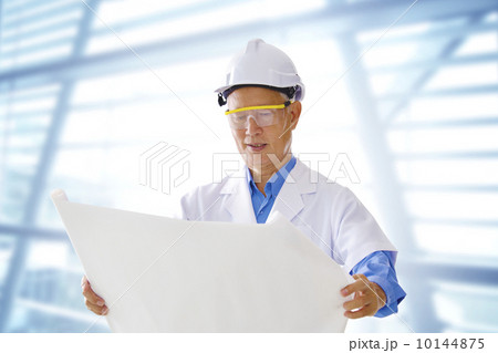 Senior Asian engineer Senior Asian engineer 10144875