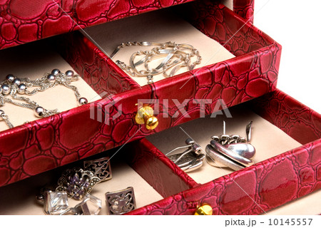 Casket with jewelry 10145557