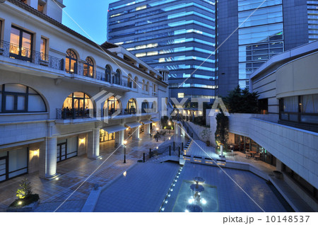 ゲートシティ大崎のサンクスガーデンのライトアップ ゲートシティ大崎のサンクスガーデンのライトアップ 10148537