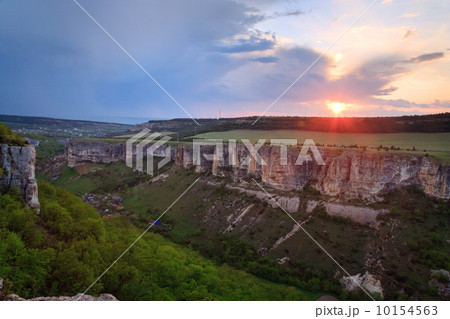 Sunset Bakhchisaray environs view (Ukraine) Sunset Bakhchisaray environs view (Ukraine) 10154563