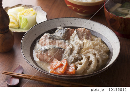鮭と根菜の酒粕煮 10156812