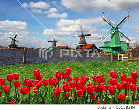 Traditional Dutch windmills with canal close the Amsterdam, Holland Traditional Dutch windmills with canal close the Amsterdam, Holland 10158284