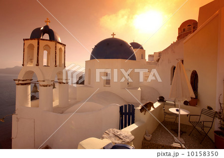 Oia village in Santorini island, Greece Oia village in Santorini island, Greece 10158350