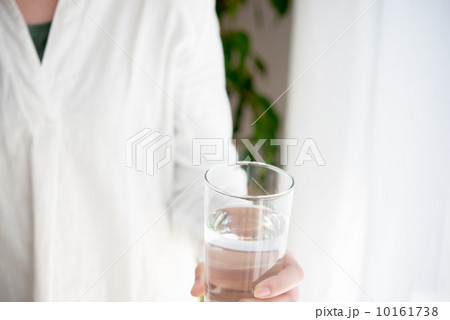 一杯の水 10161738