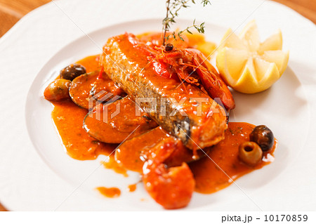 fish with sauce 10170859