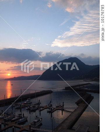 別府湾に昇る朝日 別府湾に昇る朝日 10176785