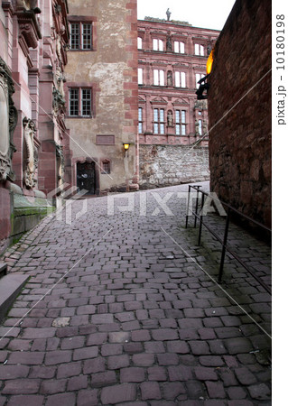 ハイデルベルク城の石畳の道 ハイデルベルク城の石畳の道 10180198
